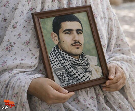 چادر سفید گلدار مادر، اولین تصویر نماز در خاطر حمیدرضا