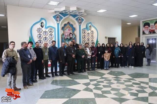 برگزاری کارگاه آموزشی کارتون و پوستر با محوریت دفاع مقدس در آذربایجانشرقی برگزاری کارگاه آموزشی کارتون و پوستر با محوریت دفاع مقدس در آذربایجانشرقی