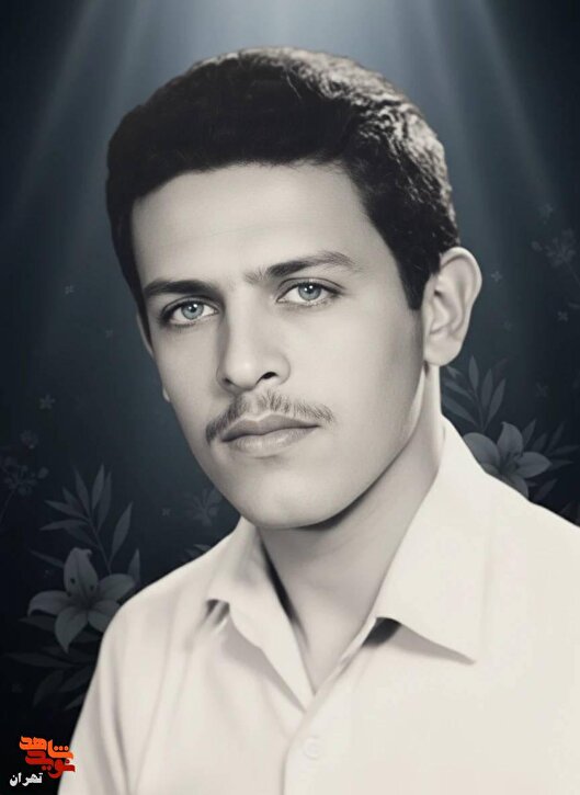 با قرآن بمانید و فرزندانتان را با آن آشنا کنید