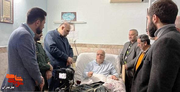 تصاویر/ دیدار جمعی از مسئولان آمل با جانباز حماسه اسلامی ۶ بهمن