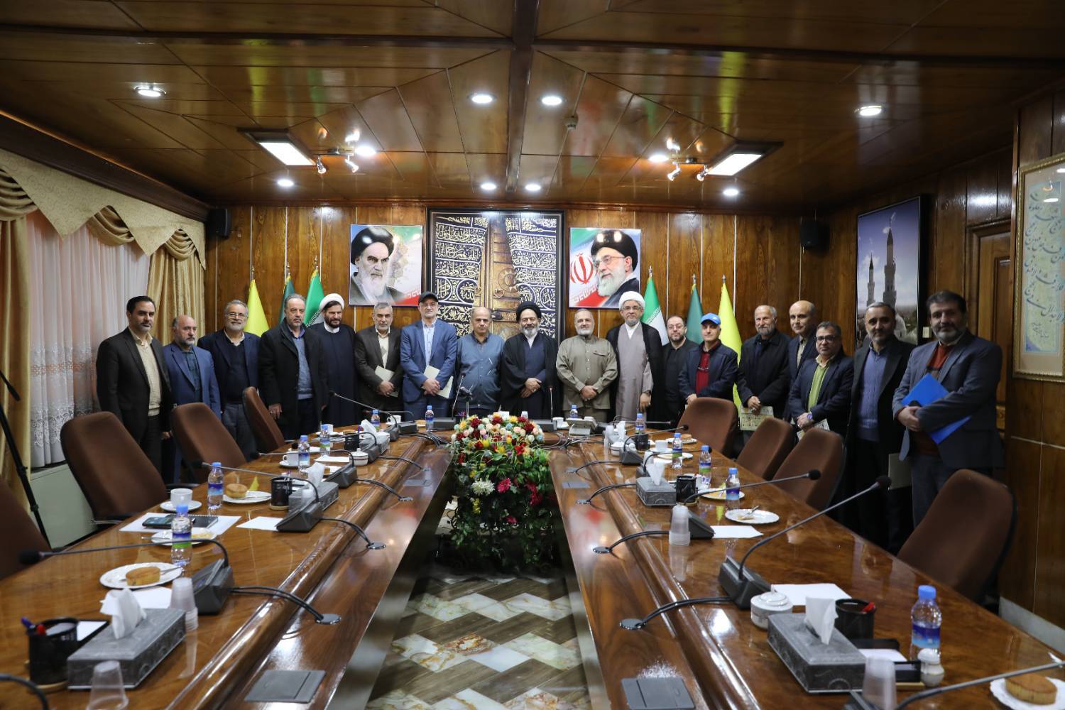 دیدارسرپرست حجاج ایرانی و رئیس سازمان حج وزیارت با جانبازان مجموعه حج و زیارت/ تأکید بر نقش «شاهد زنده» بودن جانبازان 