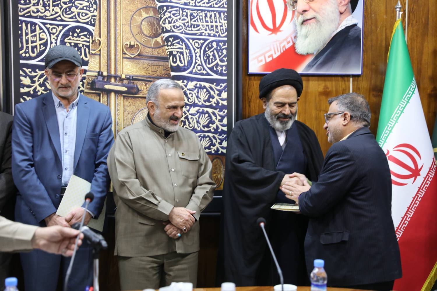 دیدارسرپرست حجاج ایرانی و رئیس سازمان حج وزیارت با جانبازان مجموعه حج و زیارت/ تأکید بر نقش «شاهد زنده» بودن جانبازان 