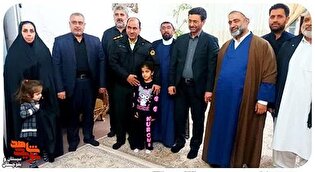 ادای احترام نماینده زاهدان به خانواده شهید«محمود حقیقت»