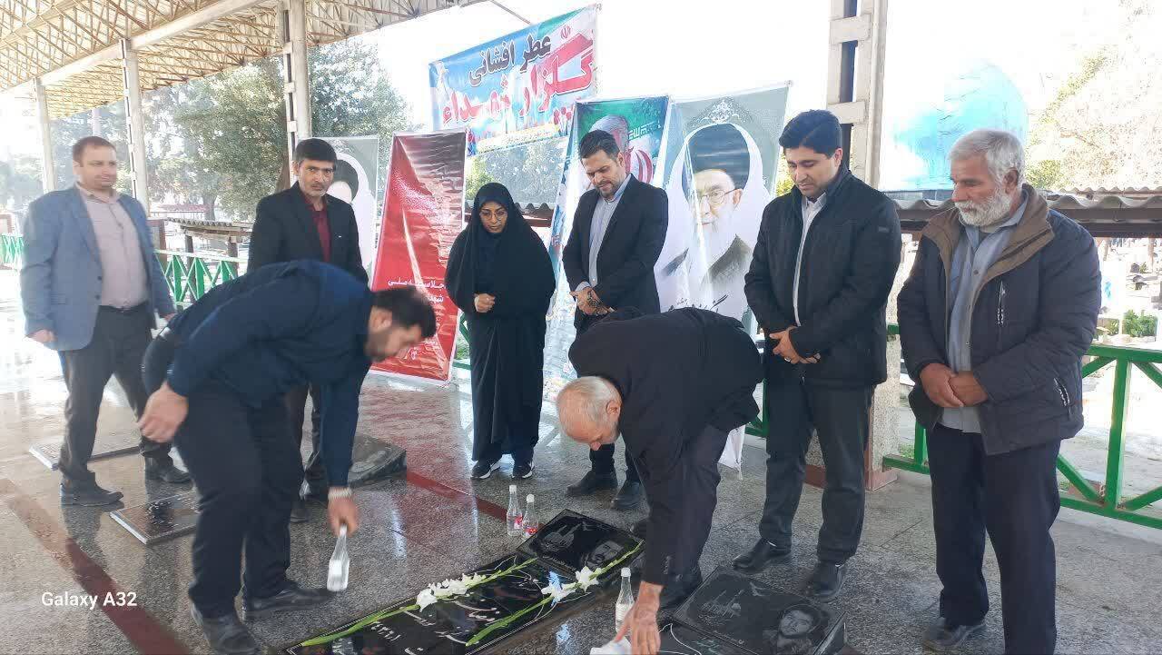 آیین غبارروبی و عطرافشانی مزار شهدای غریب در اسارت گرگان برگزار شد