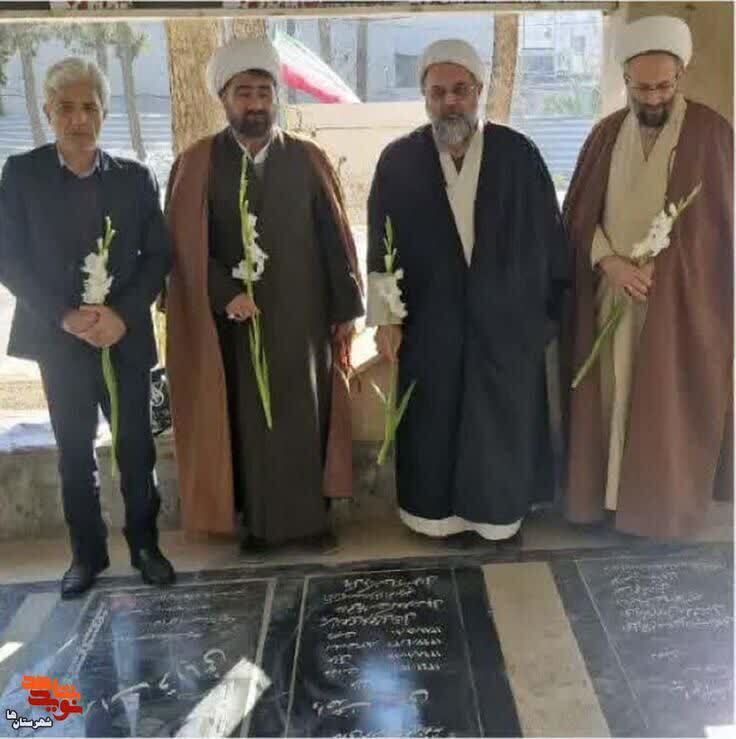 آیین غبارروبی و عطرافشانی مزار شهدای غریب در اسارت در شهرستان‌های استان تهران برگزار شد