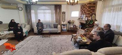 در راستای طرح علمداران حماسه، تکریم نماینده ولی فقیه و مدیرکل بنیاد شهید و امور ایثارگران مازندران از همسر و فرزند جانباز شهید سرافراز سید مجتبی علمدار در ساری