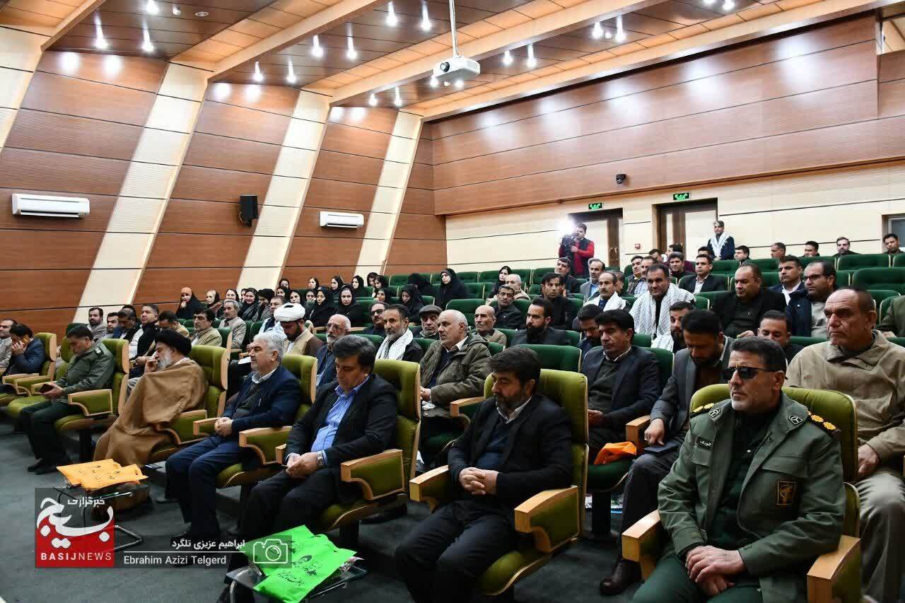 تکریم خانواده‌های معظم شهدای غریب در اسارت در استان کهگیلویه و بویراحمد ادامه دارد