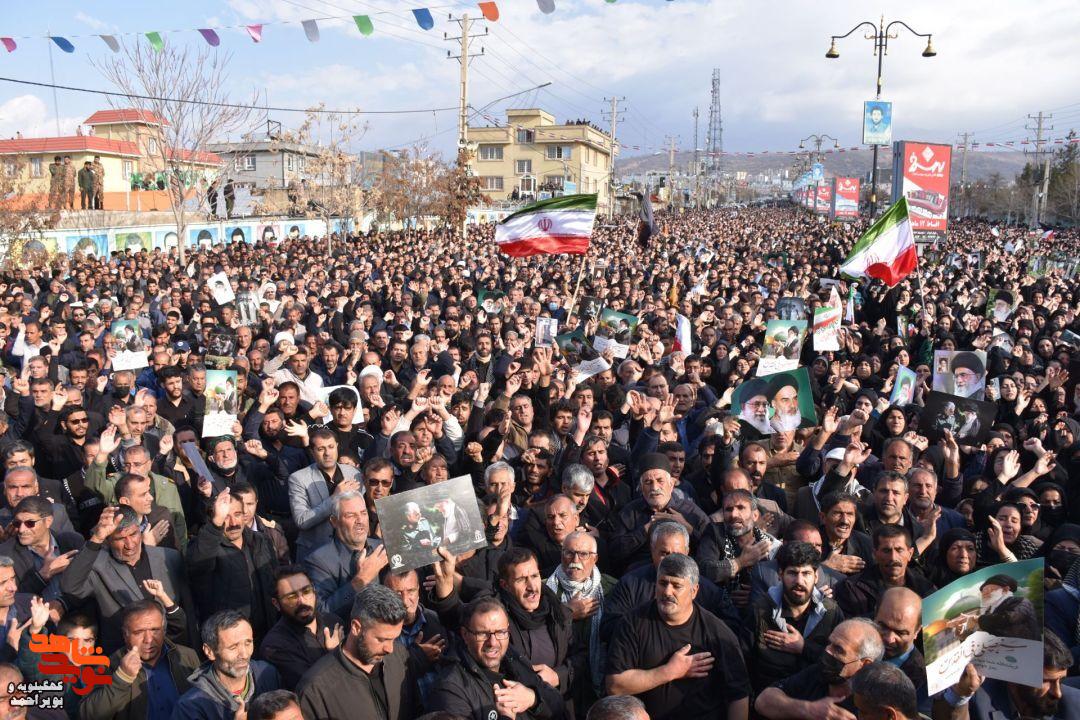 سوگواری مردم یاسوج در پی شهادت رهبر فرزانه انقلاب سوگواری مردم یاسوج در پی شهادت رهبر فرزانه انقلاب