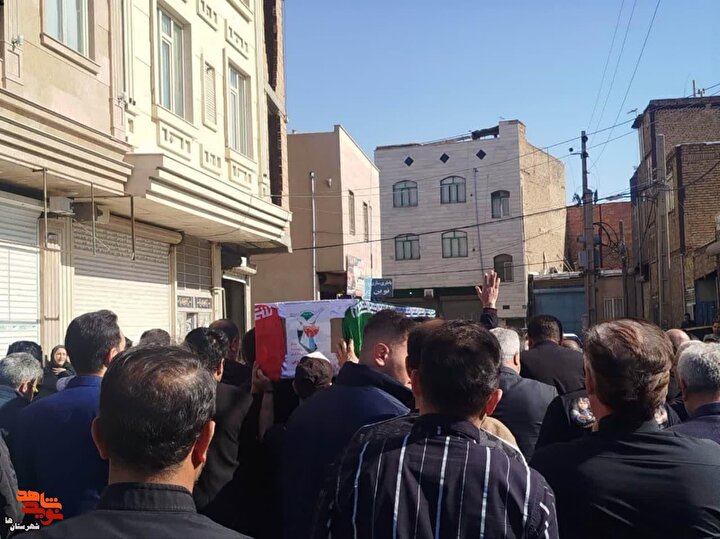 پیکر شهید ستواندوم «محمد نظری» در شهرستان بهارستان تشییع شد پیکر شهید ستواندوم «محمد نظری» در شهرستان بهارستان تشییع شد