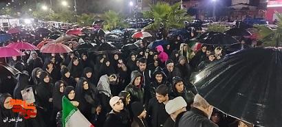 تصاویر/ اجتماع باشکوه عاشقان «سید علی» زیر باران در محمودآباد
