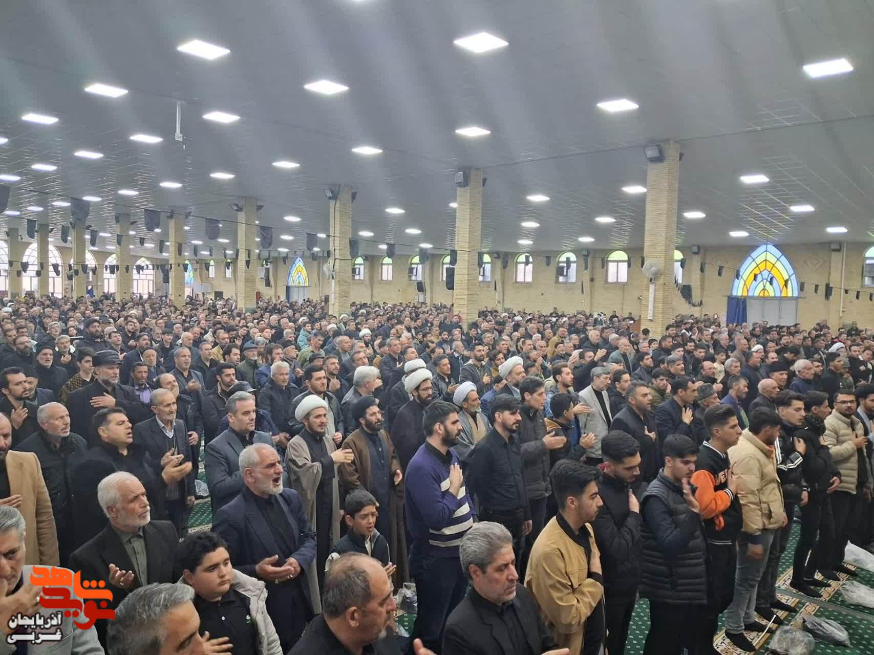 اجتماع عظیم مردم عزادار دارالمومنین خوی در عزای شهادت حضرت آیت الله امام خامنهای (ره) در مصلی امام خمینی (ره) اجتماع عظیم مردم عزادار دارالمومنین خوی در عزای شهادت حضرت آیت الله امام خامنهای (ره) در مصلی امام خمینی (ره)