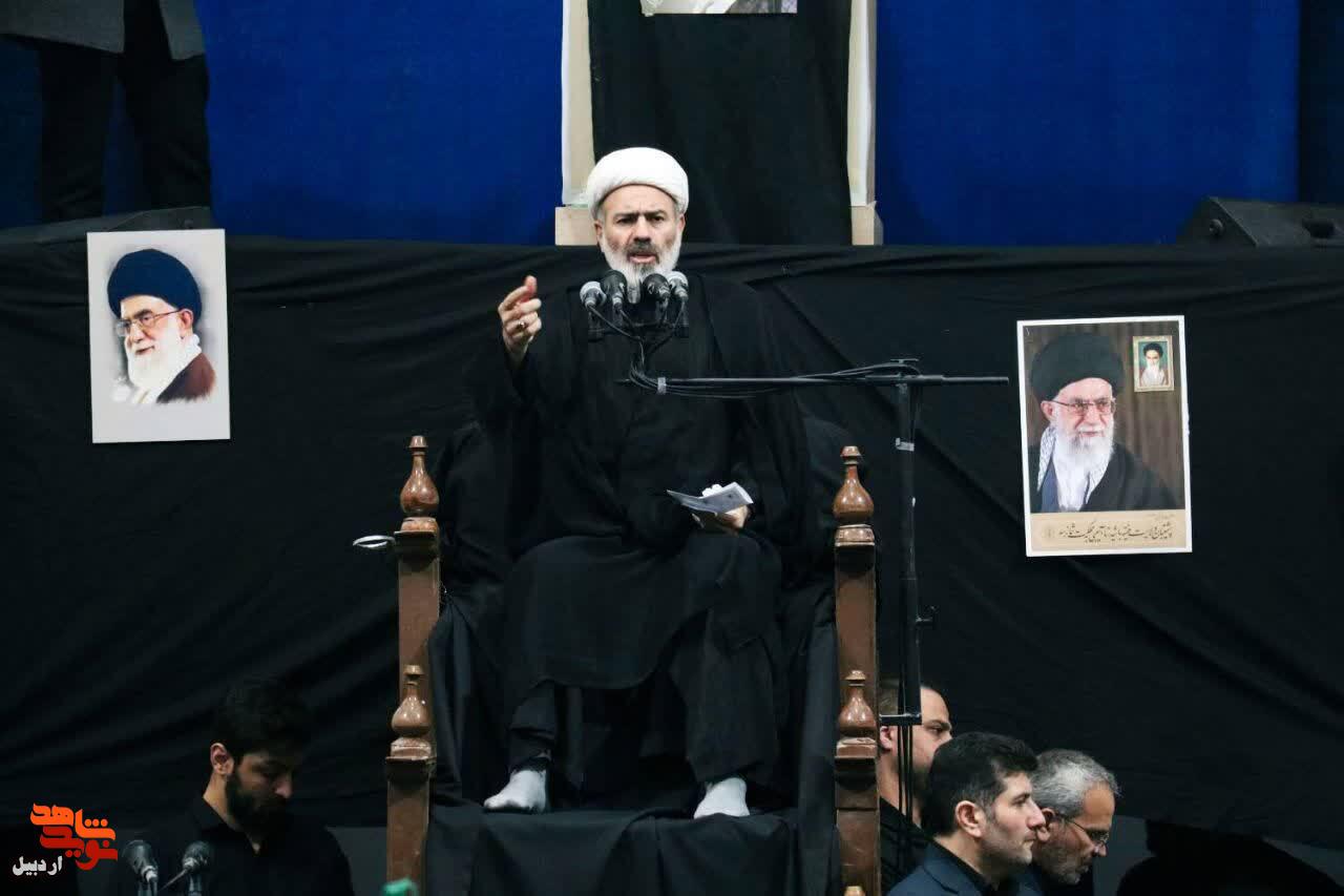 مراسم پرشکوه به مناسبت عروج ملکوتی قائد امت در مصلای اردبیل+ تصویر