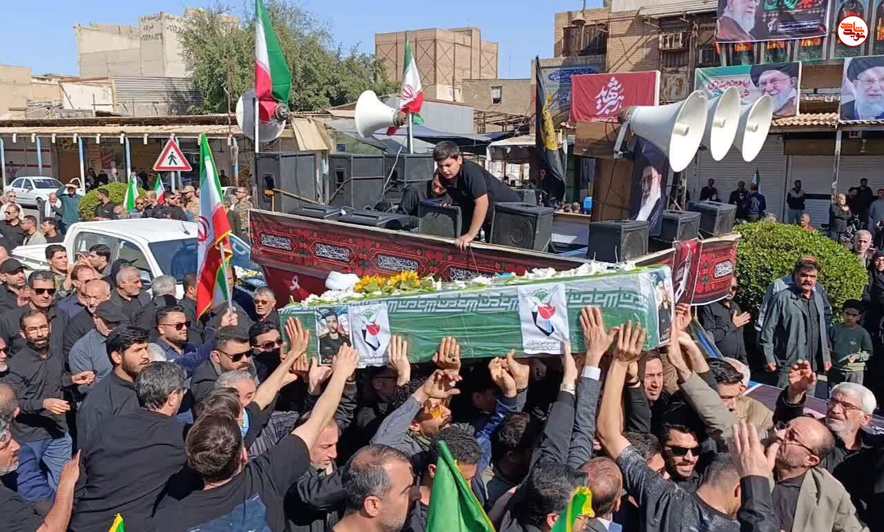 گزارش تصویری/ آیین تشییع پیکر مطهر ۲ شهید مدافع وطن در اهواز گزارش تصویری/ آیین تشییع پیکر مطهر ۲ شهید مدافع وطن در اهواز