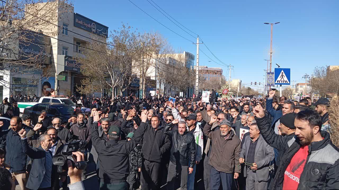 گزارش تصویری | تشییع پیکر شهید «بیگدلی نظرقلی» گزارش تصویری | تشییع پیکر شهید «بیگدلی نظرقلی»