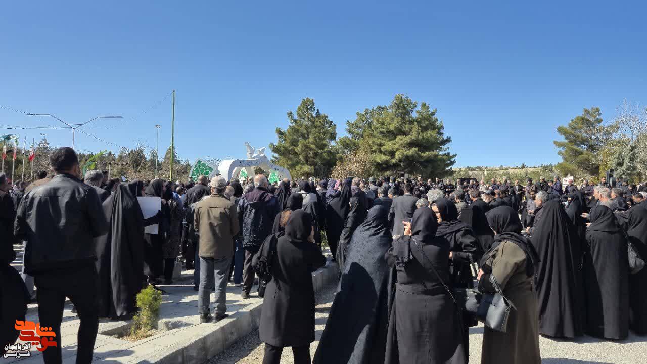 تشییع پیکر ۴ شهید حملات آمریکایی و صهیونیستی به ارومیه تشییع پیکر ۴ شهید حملات آمریکایی و صهیونیستی به ارومیه