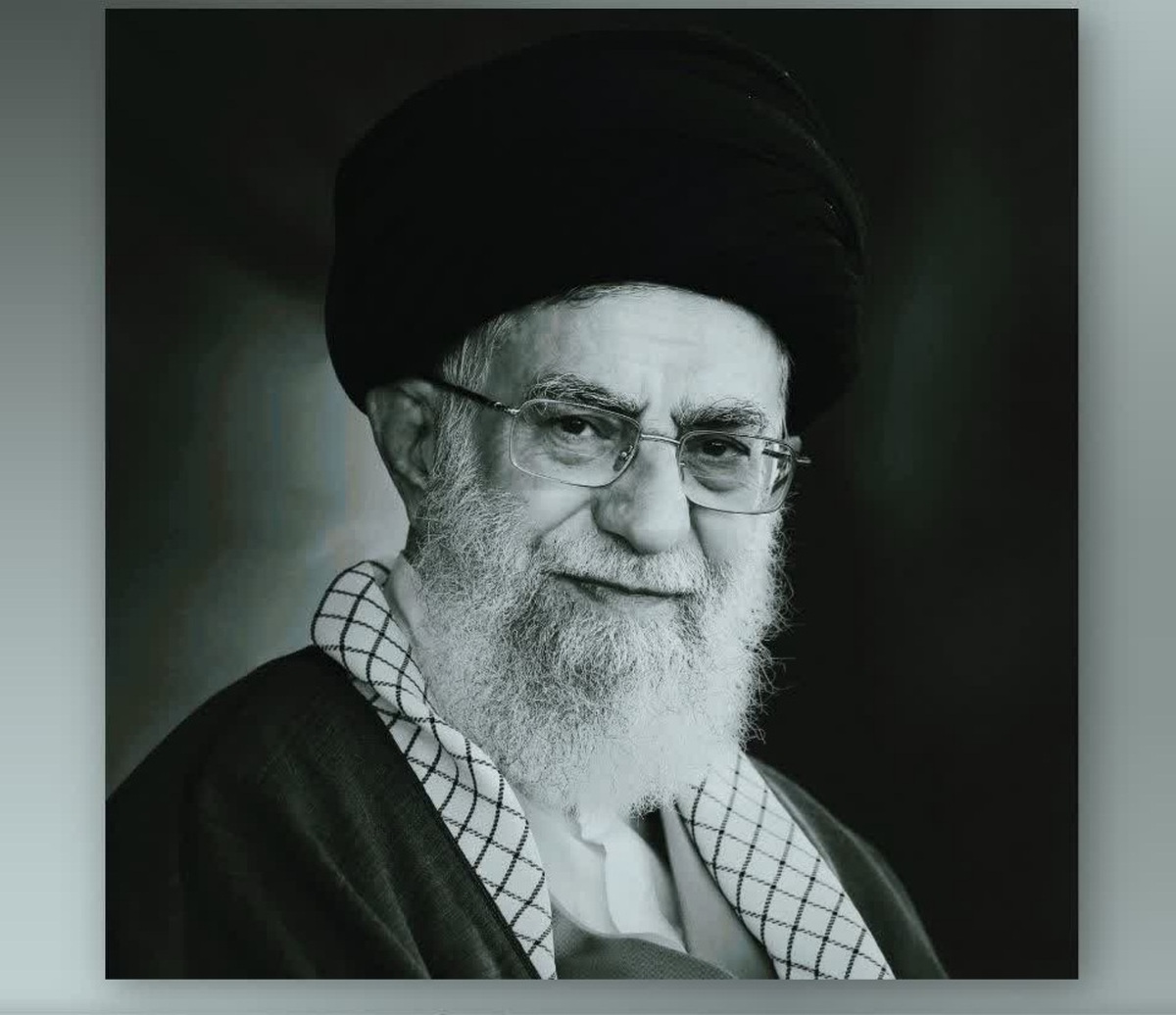 نگاهی به زندگینامه&zwnj;ی حضرت آیت&zwnj;الله&zwnj;العظمی شهید سیدعلی حسینی خامنه&zwnj;ای