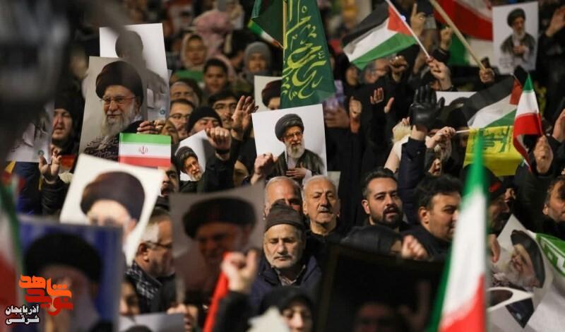 میدان ساعت تبریز در چهارمین روز شهادت امام خامنهای؛ دریاچهای از ولایت و غیرت میدان ساعت تبریز در چهارمین روز شهادت امام خامنهای؛ دریاچهای از ولایت و غیرت