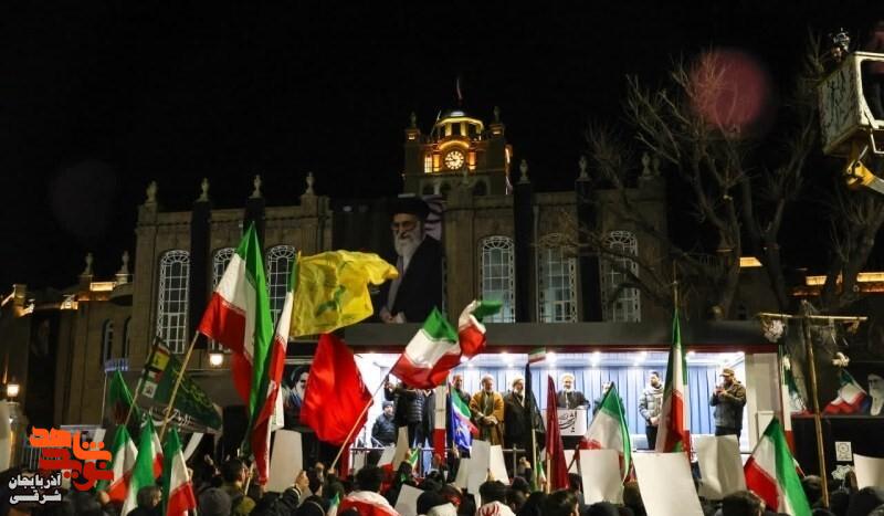 میدان ساعت تبریز در چهارمین روز شهادت امام خامنهای؛ دریاچهای از ولایت و غیرت میدان ساعت تبریز در چهارمین روز شهادت امام خامنهای؛ دریاچهای از ولایت و غیرت