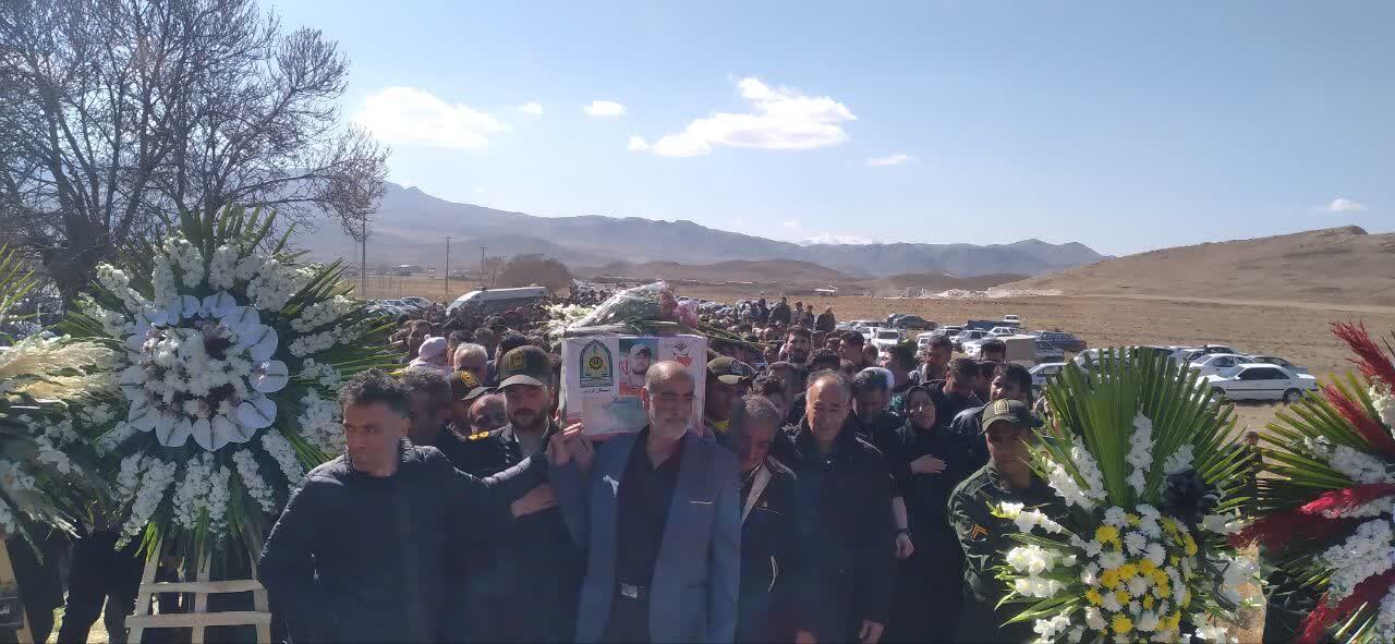 پیکر شهید «مجتبی رستمی» تشییع شد پیکر شهید «مجتبی رستمی» تشییع شد