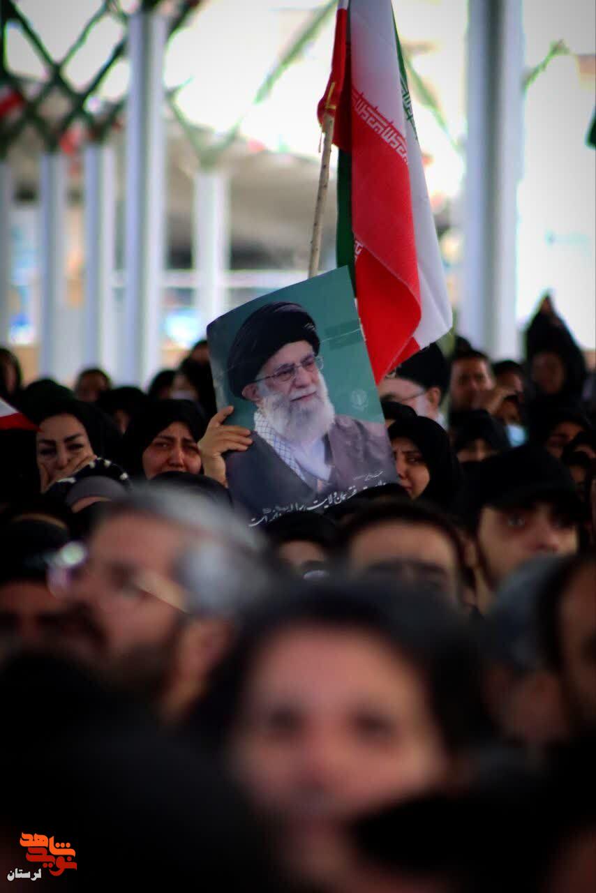 س