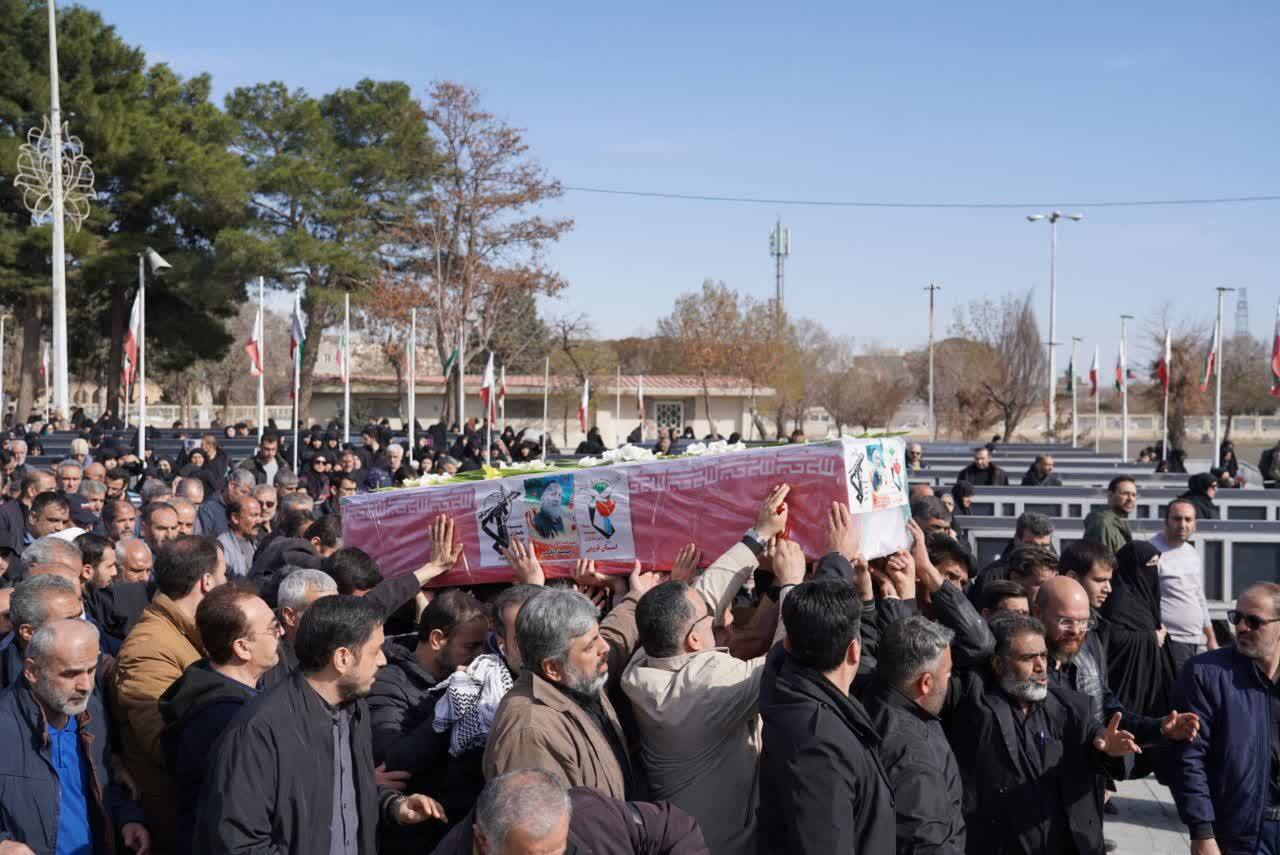 پیکر مطهر شهید رنجبر در قزوین به خاک سپرده شد پیکر مطهر شهید رنجبر در قزوین به خاک سپرده شد