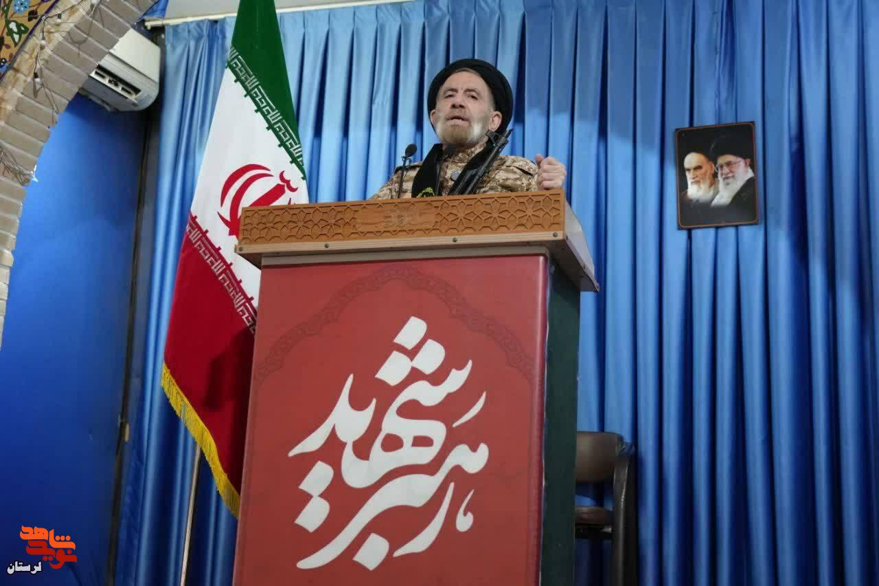 امام جمعه خرم آباد با لباس رزم به میدان آمد