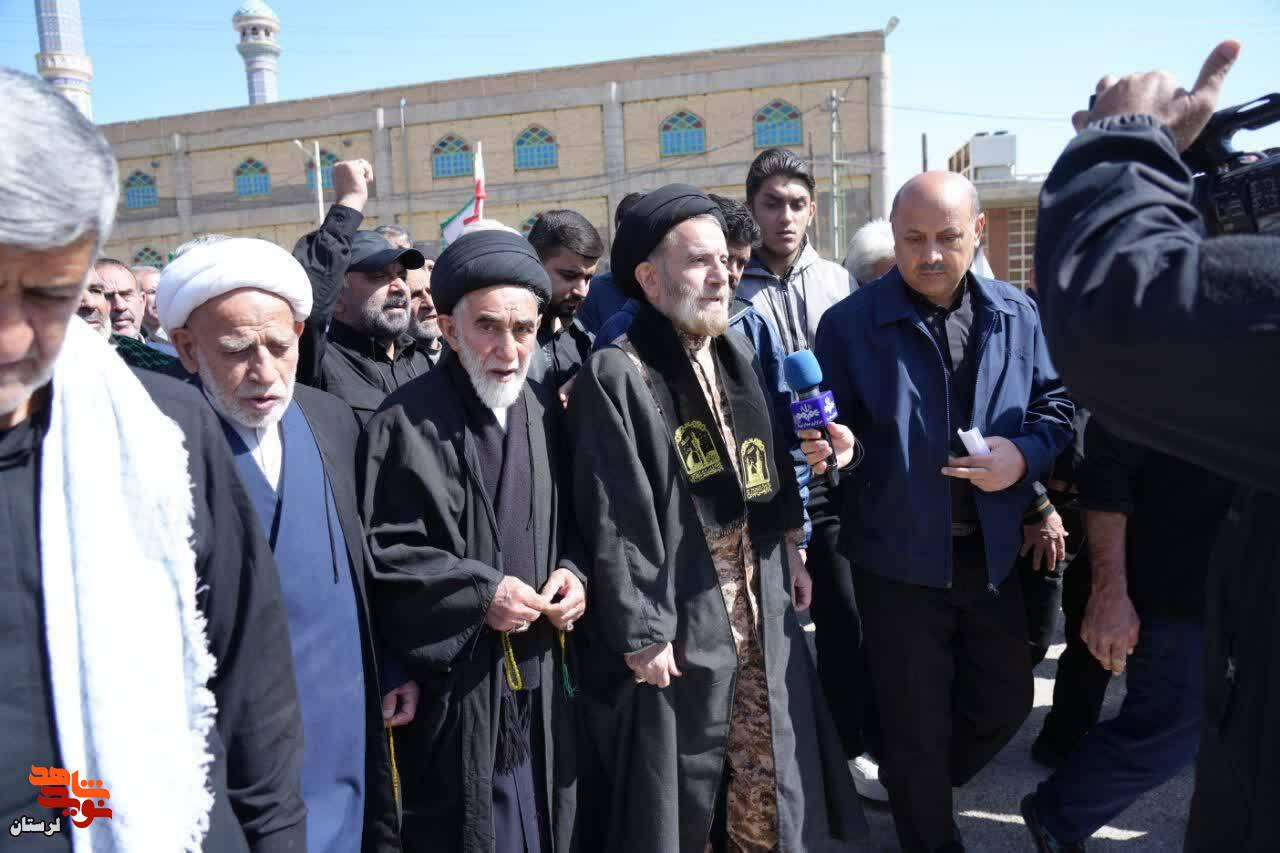 امام جمعه خرم آباد با لباس رزم به میدان آمد
