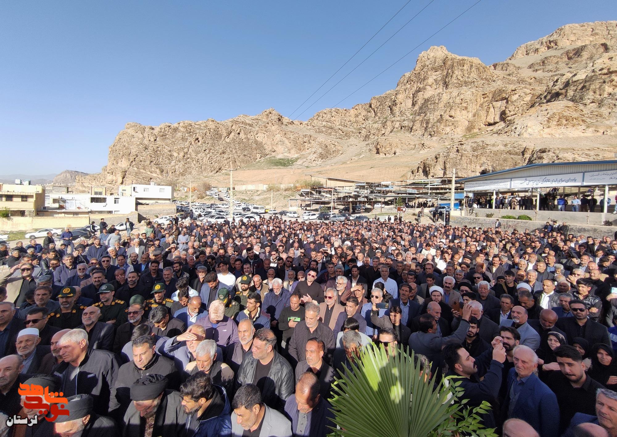 تشییع پیکر شهید مدافع وطن«حاج محمد بختیاری» در خرم آباد