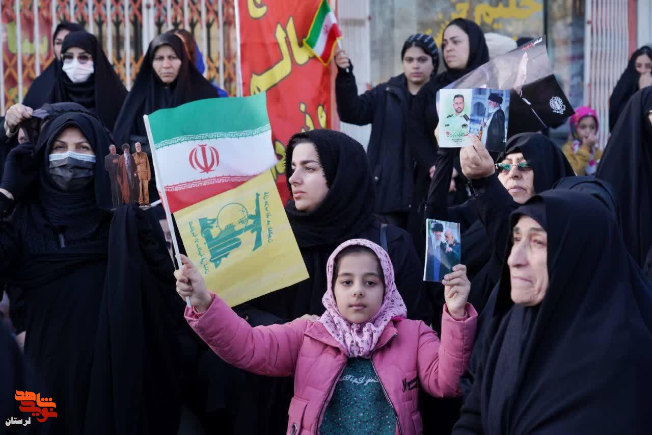 حضور پرشور کودکان و نوجوانان در عهدِ بستن با انقلاب اسلامی و بیاد رهبر فرزانه انقلاب حضور پرشور کودکان و نوجوانان در عهدِ بستن با انقلاب اسلامی و بیاد رهبر فرزانه انقلاب