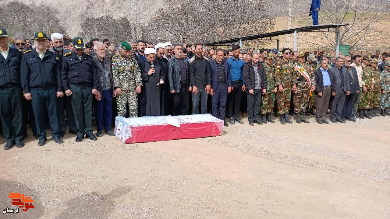 تشییع پیکر شهید «صادق عزیزی» در زادگاهش