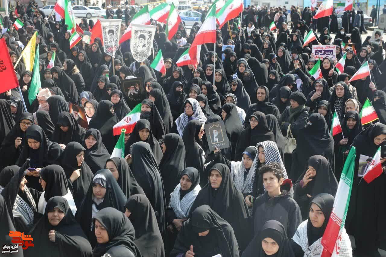 عزاداری بانوان ارومیه برای شهید امام خامنهای عزاداری بانوان ارومیه برای شهید امام خامنهای