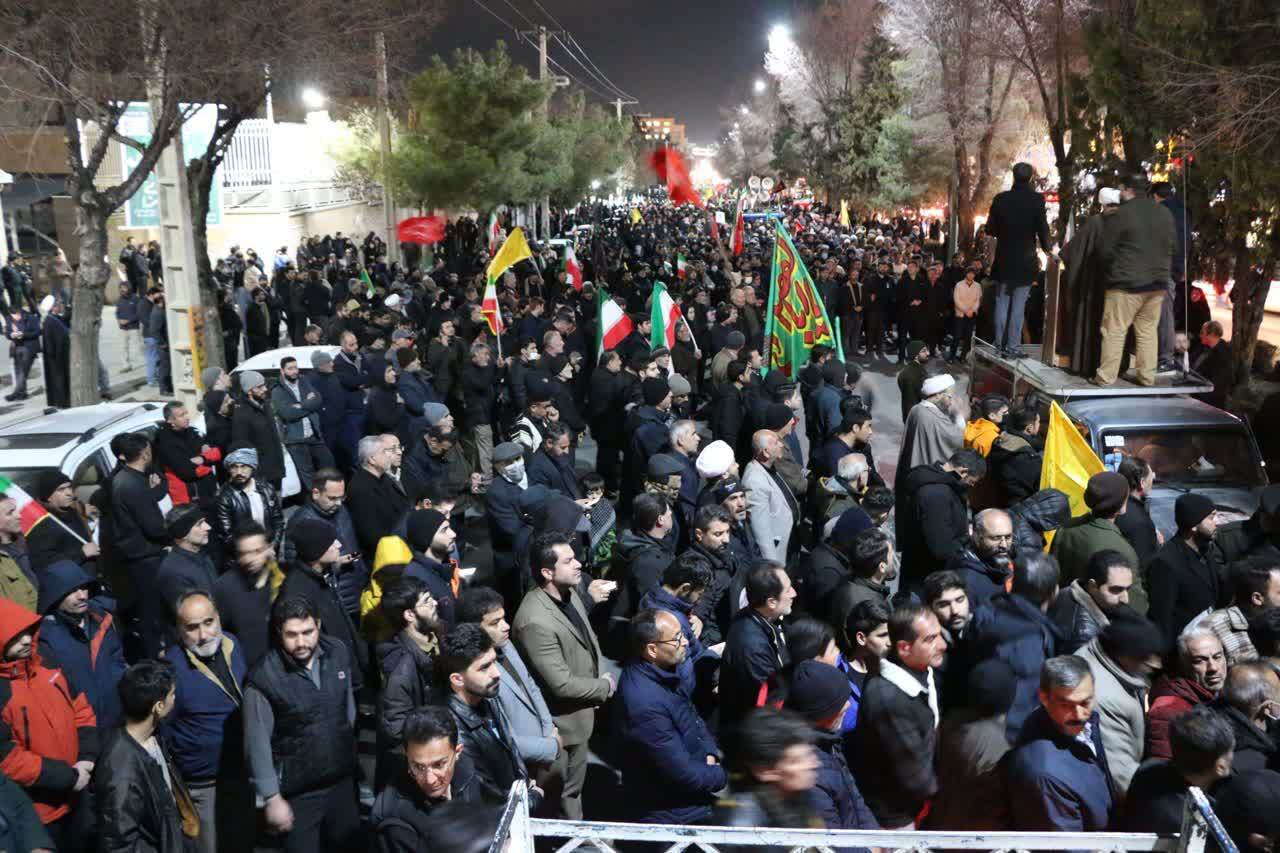 تشییع باشکوه سه شهید مقاومت در چهارمحالوبختیاری؛ مردم بن و وردنجان قهرمانان خود را بدرقه کردند تشییع باشکوه سه شهید مقاومت در چهارمحالوبختیاری؛ مردم بن و وردنجان قهرمانان خود را بدرقه کردند