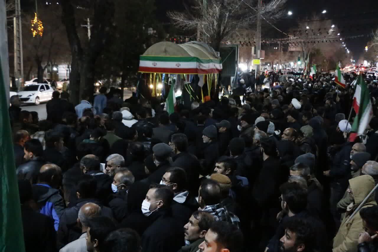 تشییع باشکوه سه شهید مقاومت در چهارمحالوبختیاری؛ مردم بن و وردنجان قهرمانان خود را بدرقه کردند تشییع باشکوه سه شهید مقاومت در چهارمحالوبختیاری؛ مردم بن و وردنجان قهرمانان خود را بدرقه کردند