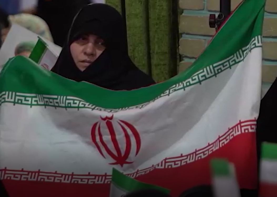 تجمع بزرگ و حماسی بانوان قزوین در سوگ رهبر شهید قائد امت حضرت آیتالله العظمی امام خامنهای (ره) تجمع بزرگ و حماسی بانوان قزوین در سوگ رهبر شهید قائد امت حضرت آیتالله العظمی امام خامنهای (ره)