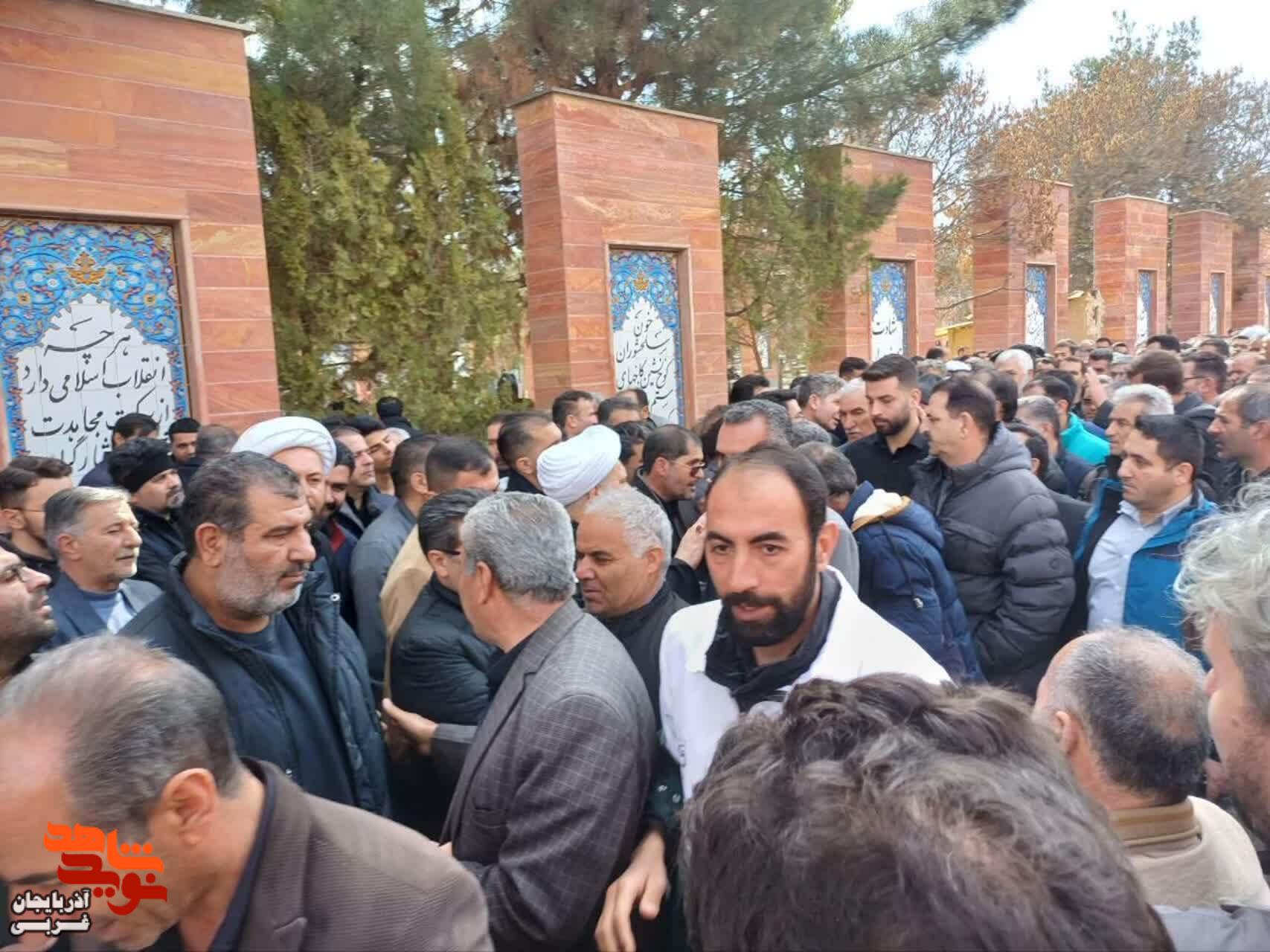 آئین تشییع پیکر مطهر شهیدان آئین تشییع پیکر مطهر شهیدان