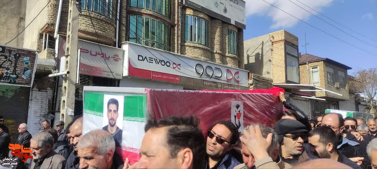 پیکر سرباز شهید حمید رضا تفاضلی تشییع شد پیکر سرباز شهید حمید رضا تفاضلی تشییع شد