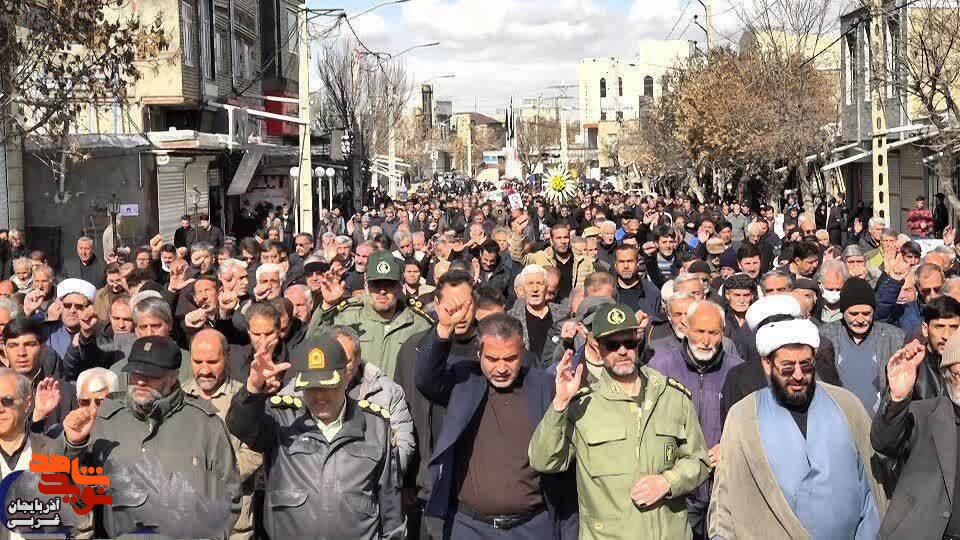 پیکر سرباز شهید حمید رضا تفاضلی تشییع شد پیکر سرباز شهید حمید رضا تفاضلی تشییع شد