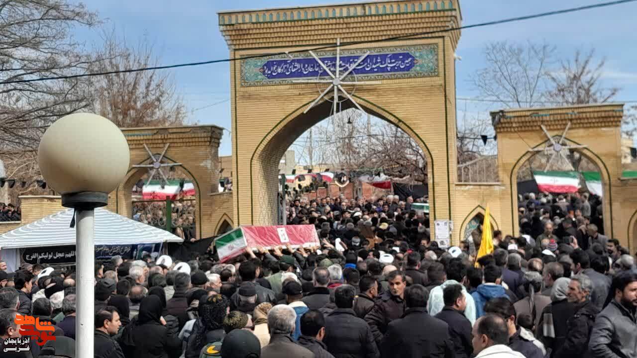 پیکر سرباز شهید حمید رضا تفاضلی تشییع شد پیکر سرباز شهید حمید رضا تفاضلی تشییع شد