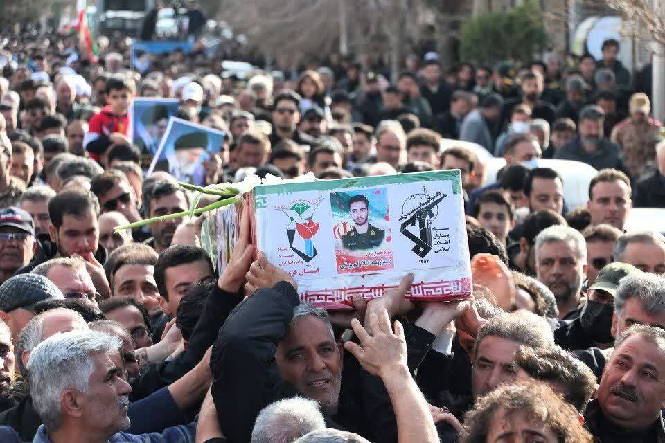 گزارش تصویری | آیین تشییع پیکر شهید «امیر زمانی رحیمی» در سگزآباد گزارش تصویری | آیین تشییع پیکر شهید «امیر زمانی رحیمی» در سگزآباد