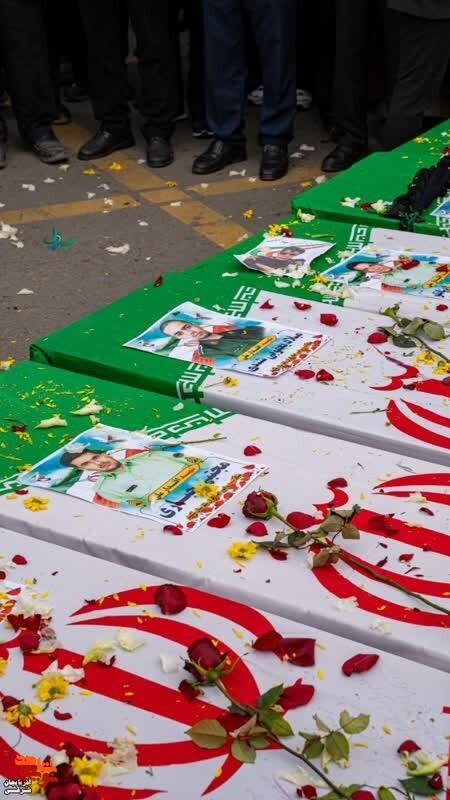 تشییع شهدای کلانتری ۱۴ خامنه برگزار شد تشییع شهدای کلانتری ۱۴ خامنه برگزار شد
