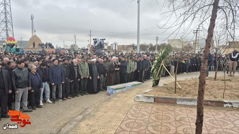 شهید «احمد یادگاری» در خاک آرام گرفت