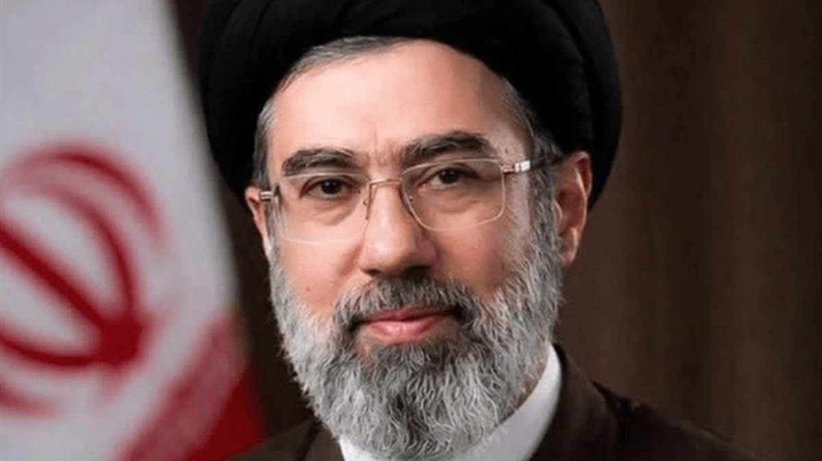 بیعت خانواده شهدای مدافع حرم با رهبر سوم انقلاب