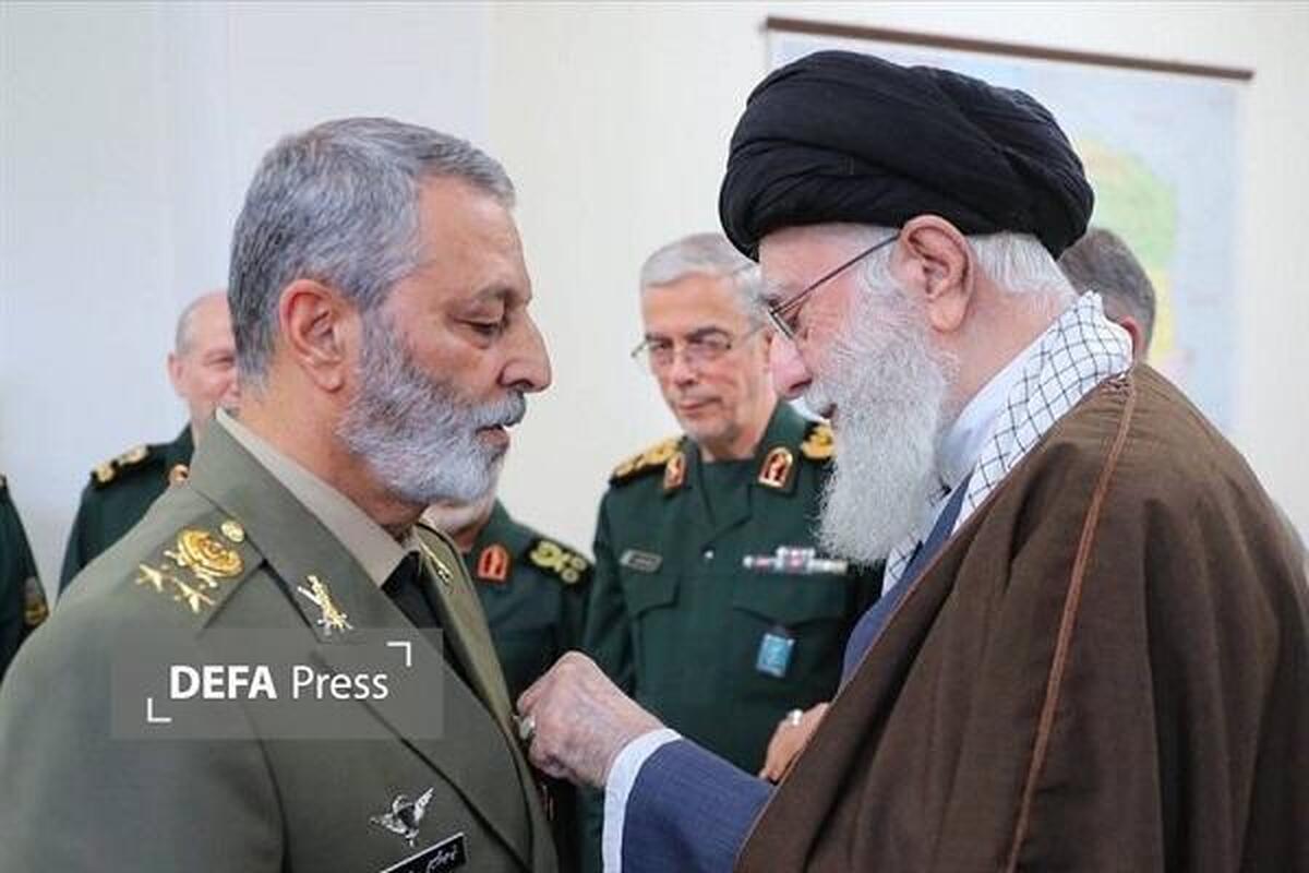 بیعت خانواده شهید سپهبد موسوی با آیت&zwnj;الله مجتبی خامنه&zwnj;ای