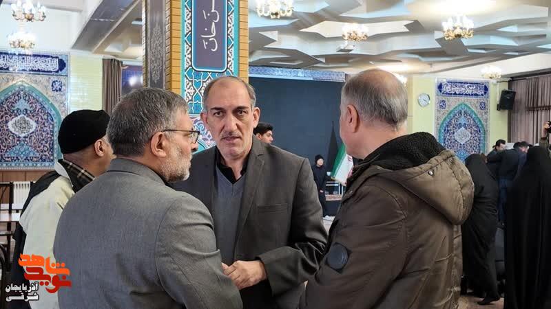مدیرکل و کارکنان بنیاد شهید آذربایجان شرقی در کنار خانواده‌های شهدای «جنگ رمضان»