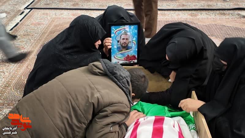 مدیرکل و کارکنان بنیاد شهید آذربایجان شرقی در کنار خانواده‌های شهدای «جنگ رمضان»