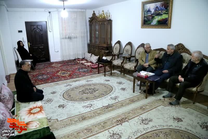 دیدار مدیرکل بنیاد شهید آذربایجانشرقی با خانواده شهدای جنگ رمضان در تبریز دیدار مدیرکل بنیاد شهید آذربایجانشرقی با خانواده شهدای جنگ رمضان در تبریز