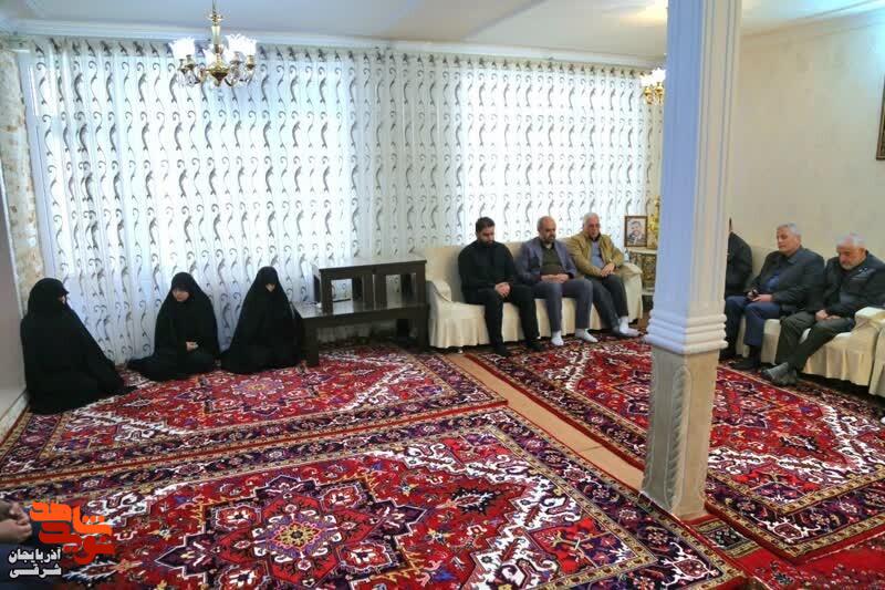 دیدار مدیرکل بنیاد شهید آذربایجانشرقی با خانواده شهدای جنگ رمضان در تبریز دیدار مدیرکل بنیاد شهید آذربایجانشرقی با خانواده شهدای جنگ رمضان در تبریز