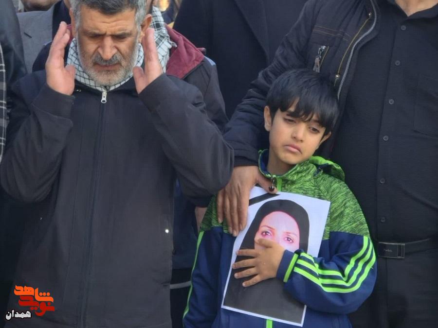 گزارش تصویری| تشییع شهیده «مریم عبدالملکی» گزارش تصویری| تشییع شهیده «مریم عبدالملکی»