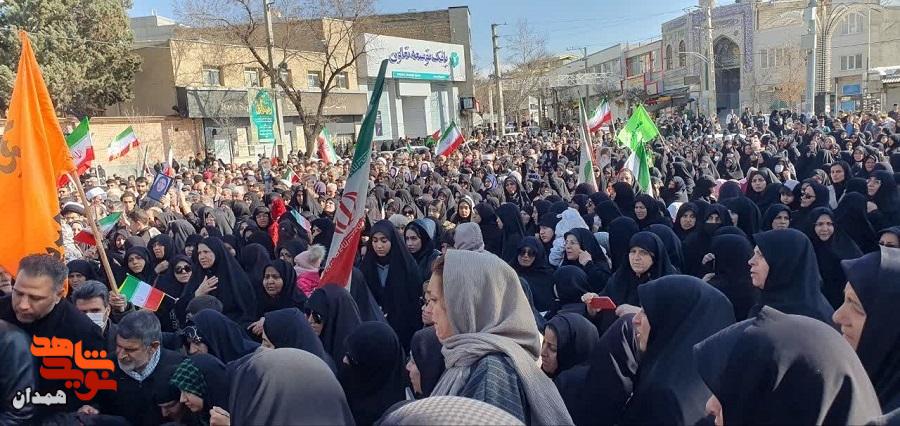 گزارش تصویری| تشییع شهیده «مریم عبدالملکی» گزارش تصویری| تشییع شهیده «مریم عبدالملکی»
