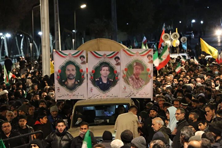 تشییع باشکوه سه شهید مقاومت در چهارمحال‌وبختیاری؛ مردم بن و وردنجان قهرمانان خود را بدرقه کردند
